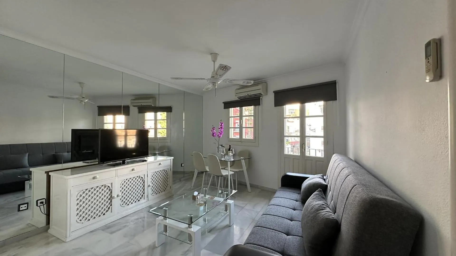 Apartamento En Pleno Centro De Torremolinos